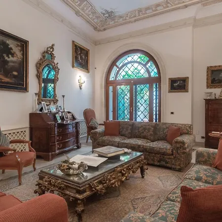 Villa Licea, Historic Palace In Centre