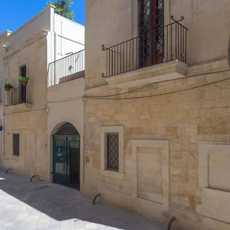Licea, Historic Palace In Centre Villa